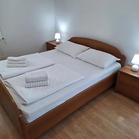 Vera Apartman Kampor